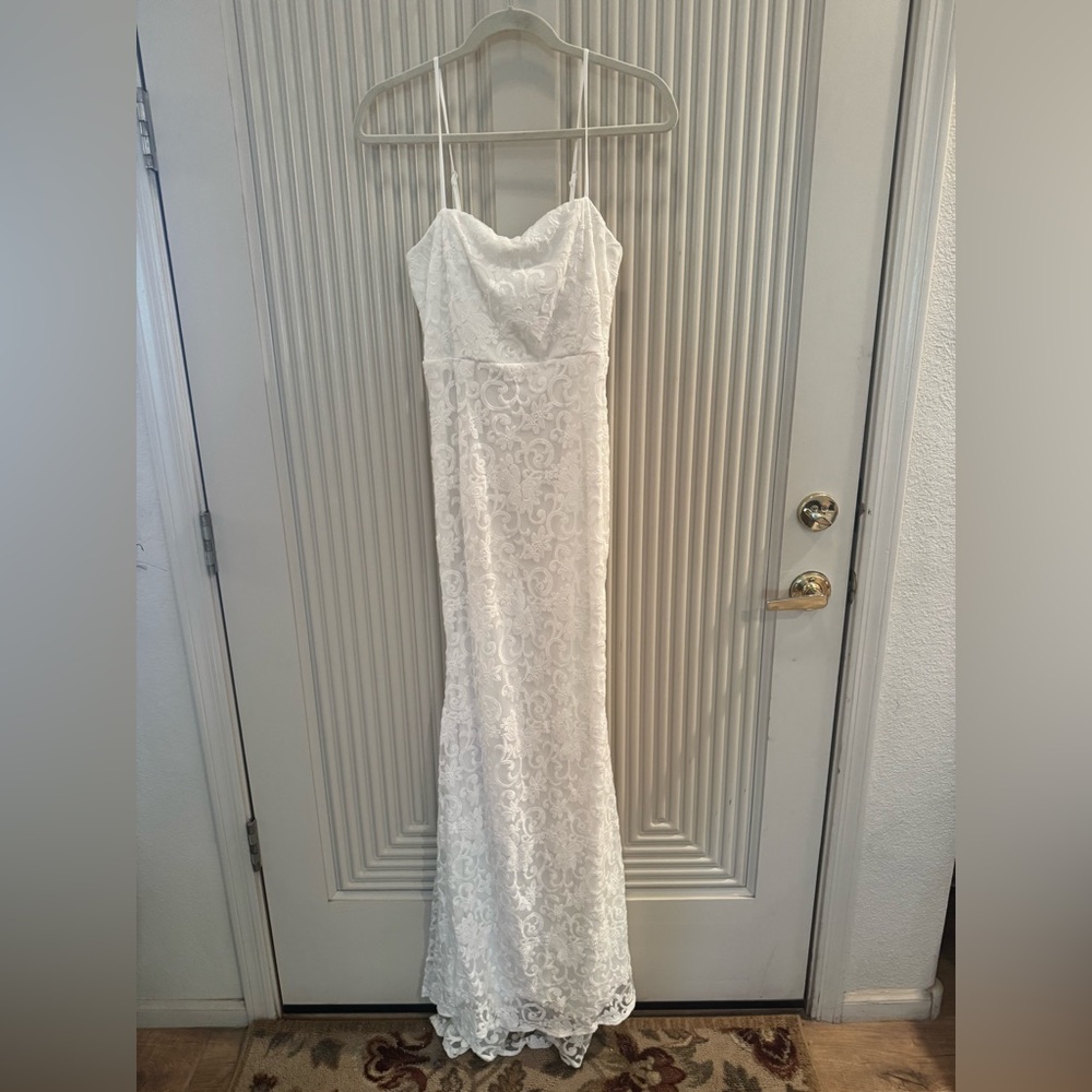 Lulu's Elegant White Lace Wedding Dress